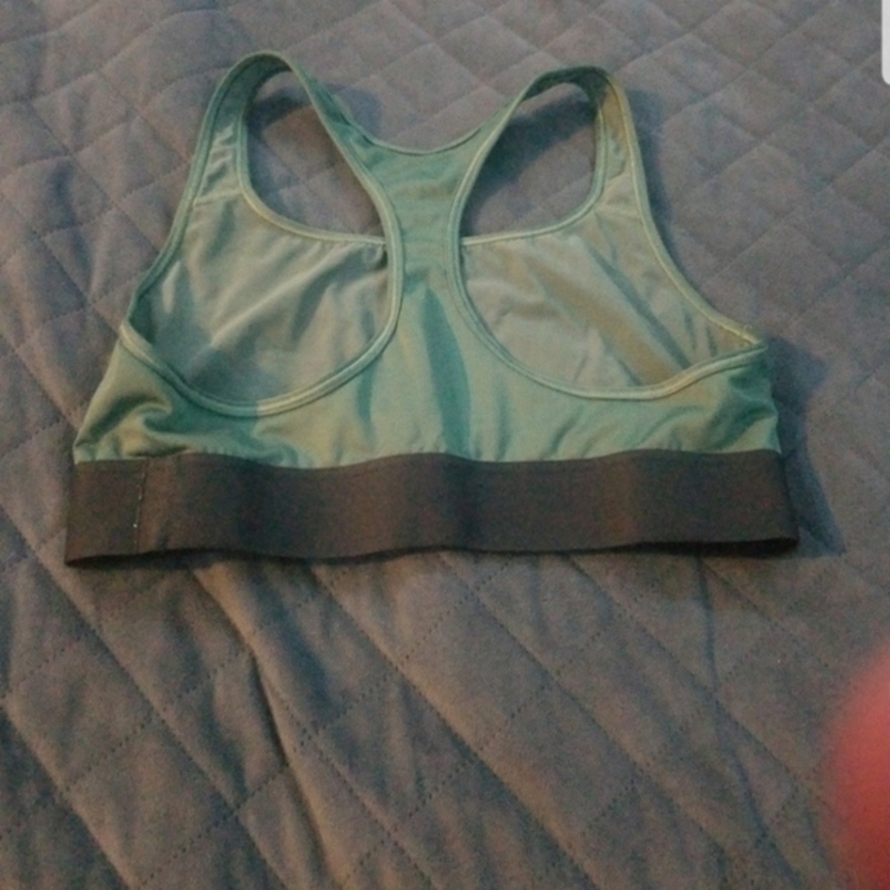 Victoria Sport, Racerback Sports‎ Bra Size M, Color Green - Picture 4 of 5